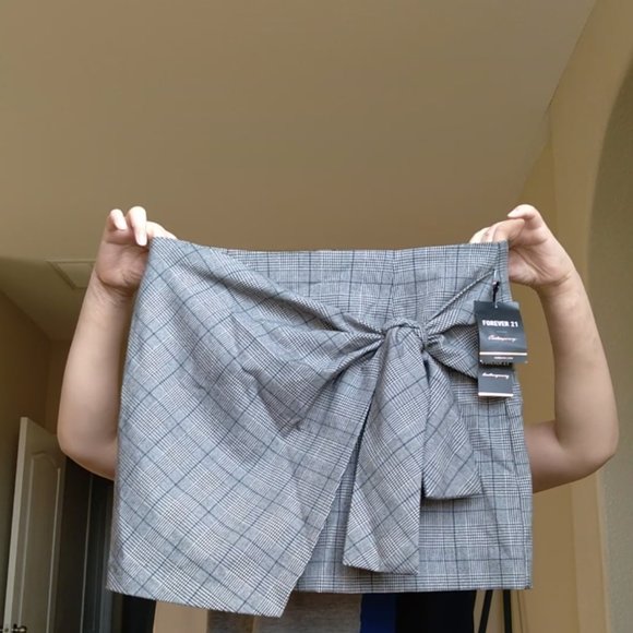 Forever 21 Gray/Ivory Glen Plaid Check Tie Front Mini Skirt NWT - Picture 1 of 4
